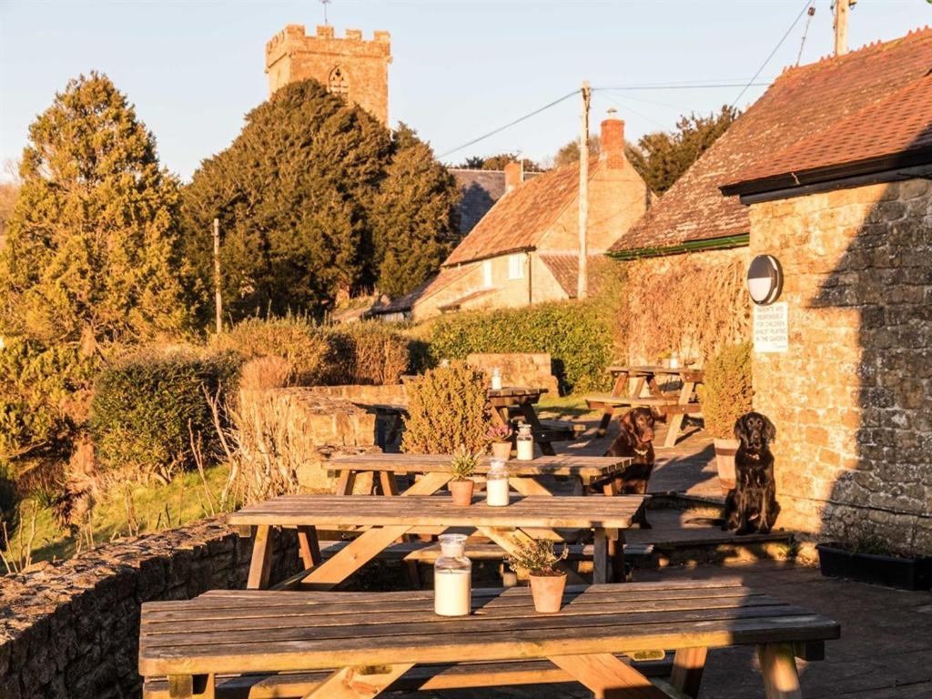 The Three Horseshoes Inn Bridport Εξωτερικό φωτογραφία